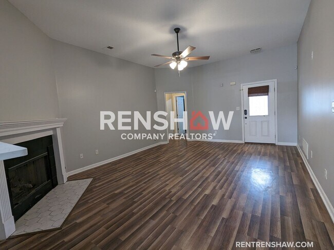 Building Photo - Luxury Arlington Property - Now Available!