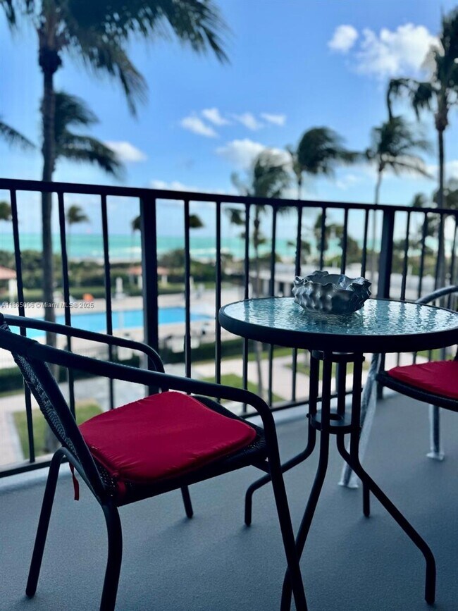 Foto del edificio - 2625 Collins Ave