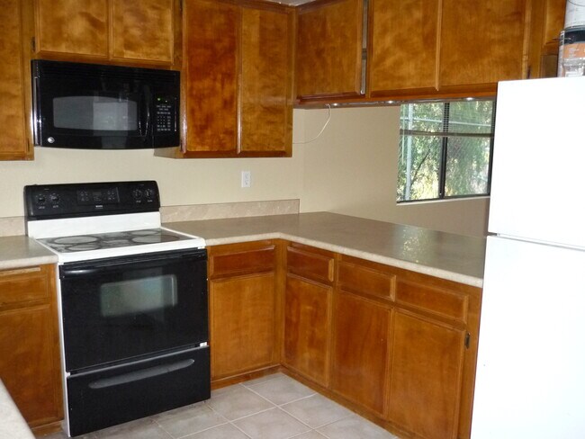 Foto del edificio - Secluded Corner Unit Condo!