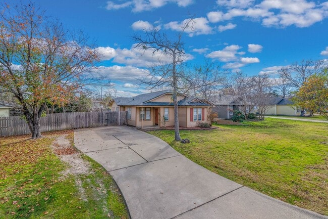 Foto del edificio - February Move In Available!  Cute 3 Bed, 1...