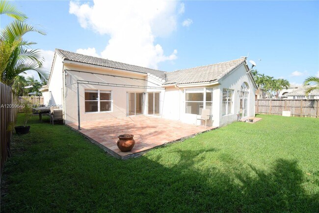 Foto del edificio - 15860 SW 77th St