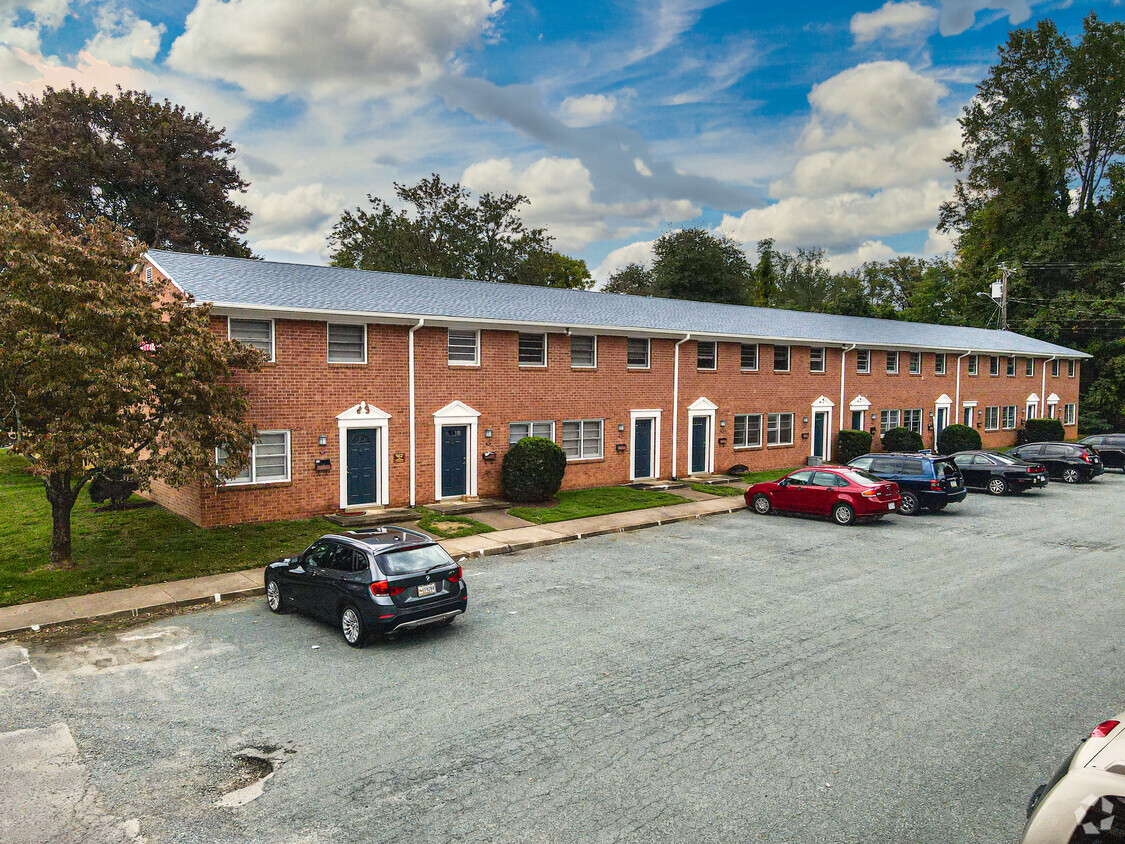 Foto principal - Arlington Park Townhomes