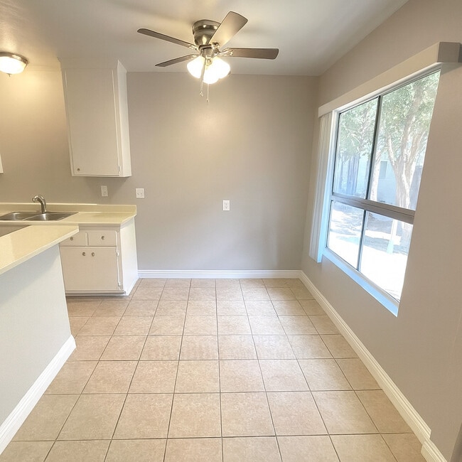 Foto del edificio - Lynwood Palms