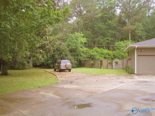 Foto del edificio - 4000 Garth Rd SE
