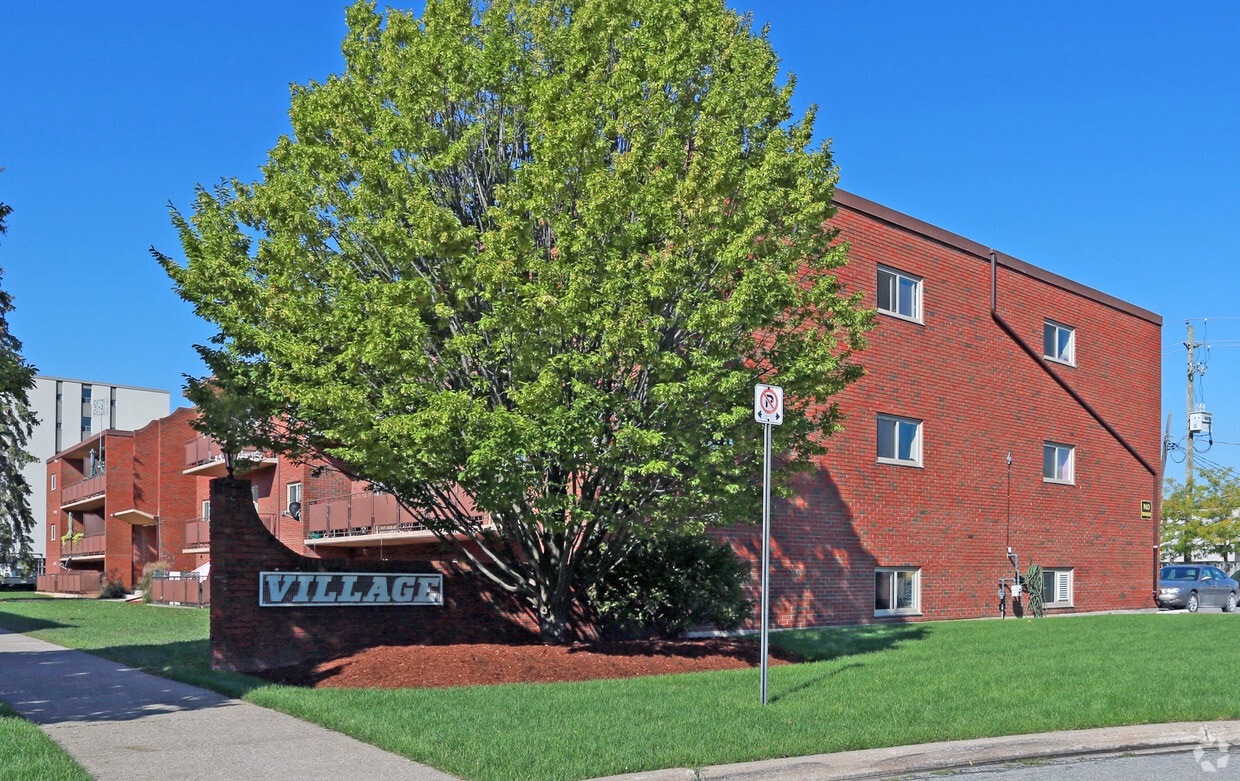 Building Photo - Parksite Village