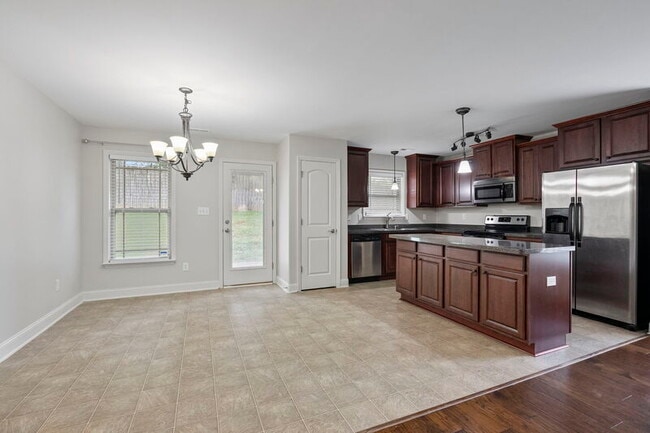 Building Photo - 210 Fields Pond Dr