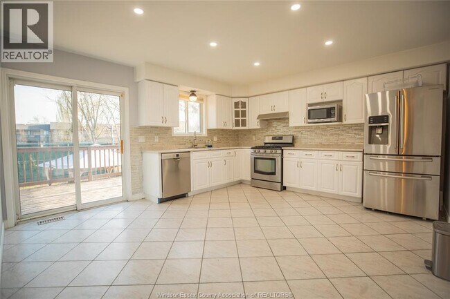 Photo du bâtiment - 569 Cabana Road E