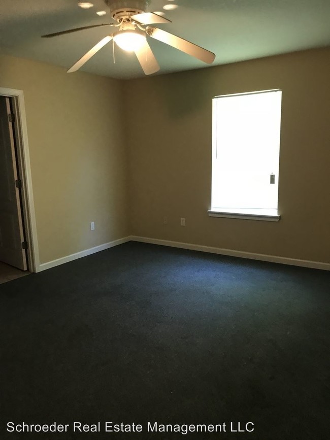 Building Photo - 1725 Garden Park Dr