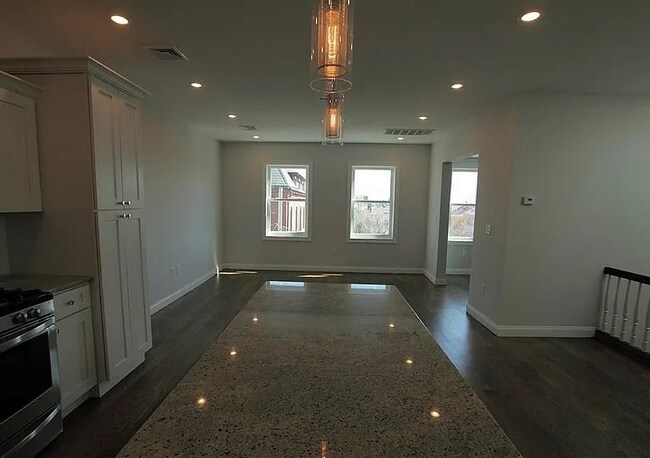 Foto del edificio - 318 Princeton St