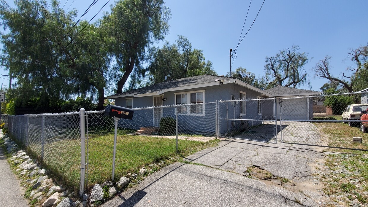 Primary Photo - 15409 Roxford St