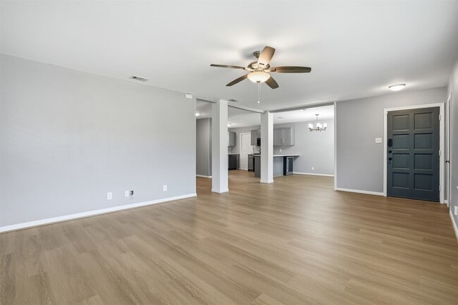 Building Photo - 6111 Waltway Dr