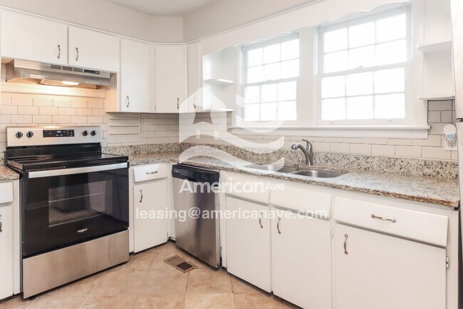 Foto del edificio - 3508 17th Ave