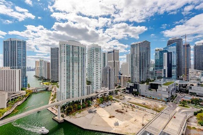 Building Photo - 350 S Miami Ave