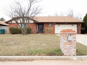 Building Photo - 5009 Kindling Ln