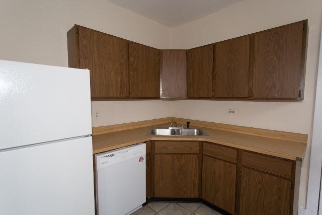 Primary Photo - 3522 N Racine Ave