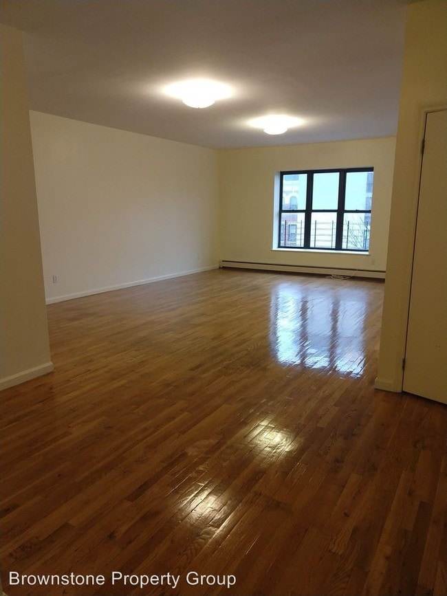 Building Photo - 1114 St Johns Pl