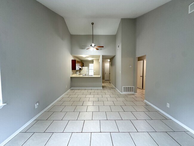 Foto del edificio - 2 bedroom 1 bath duplex for rent in Pace!