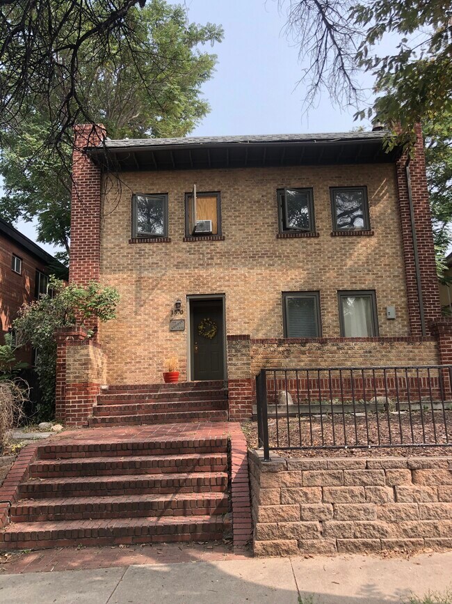 Foto del edificio - 1570 Detroit St