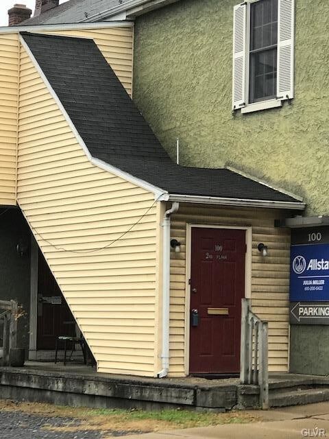 Primary Photo - 100 W Main St