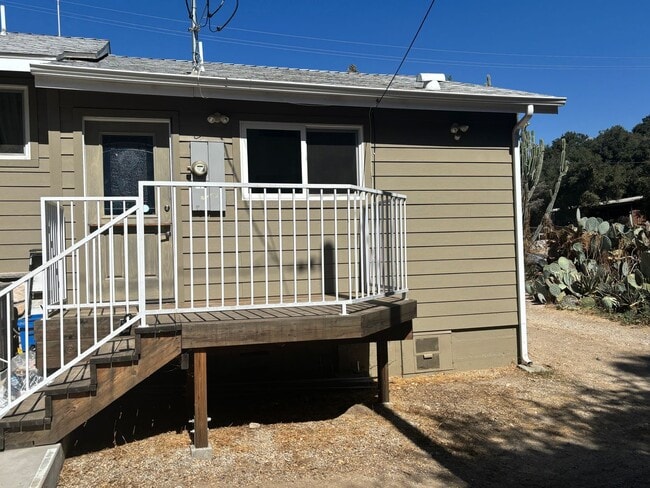 Building Photo - Great Location! A Must See 2 Bedroom/ 2 Ba...