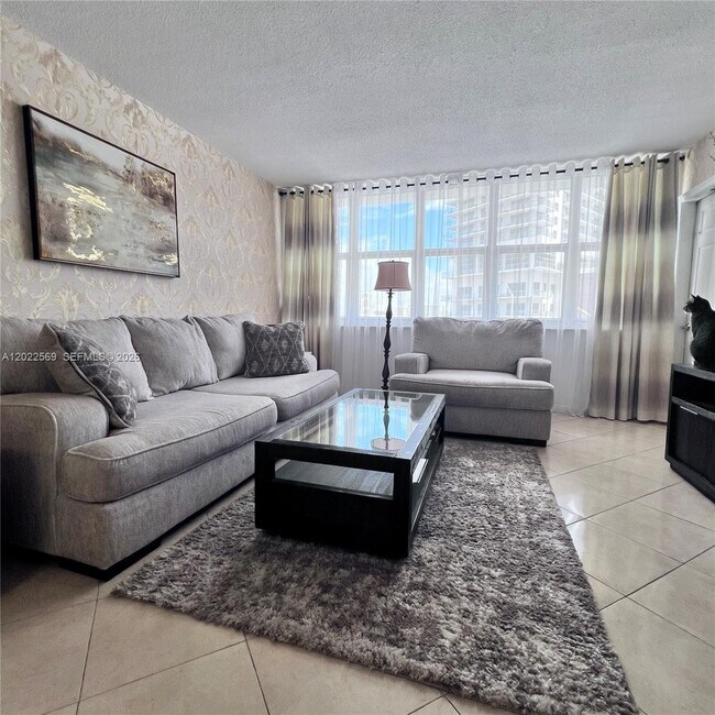 Building Photo - 1801 S Ocean Dr