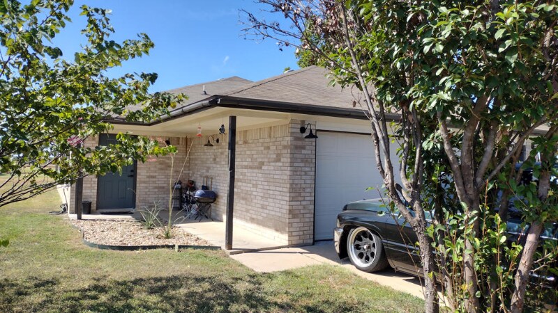 Foto principal - 1002 Hickory Ln