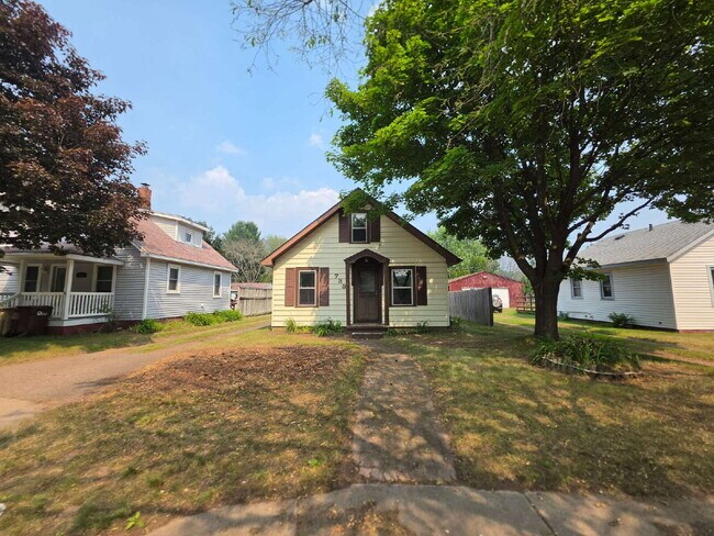 Foto del edificio - 2 Bedroom, 1 Bathroom Home with Garage Available Now
