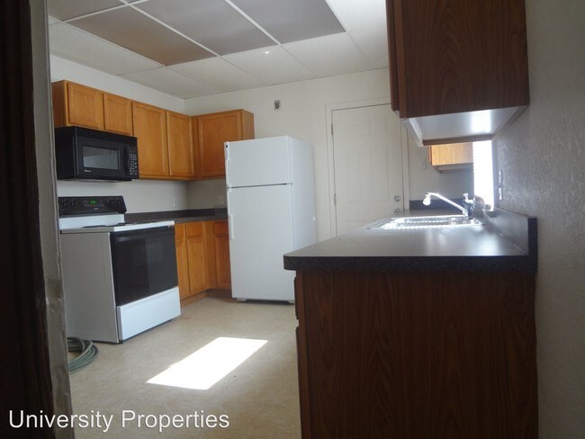 Building Photo - 5 br, 2.5 bath Room For Rent - 1320 Parkside
