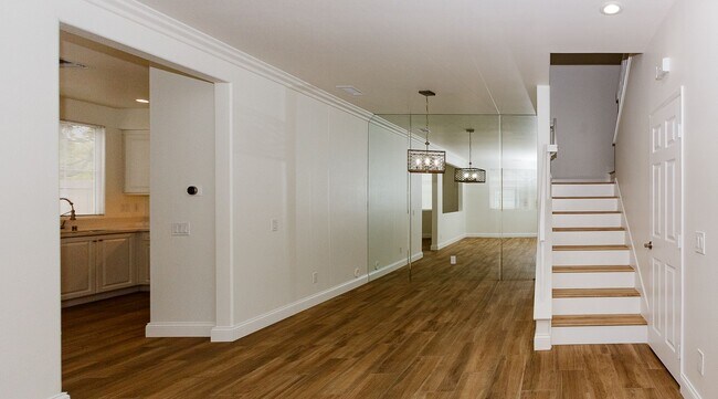 Foto del edificio - Beautiful Home near Schools & Shopping