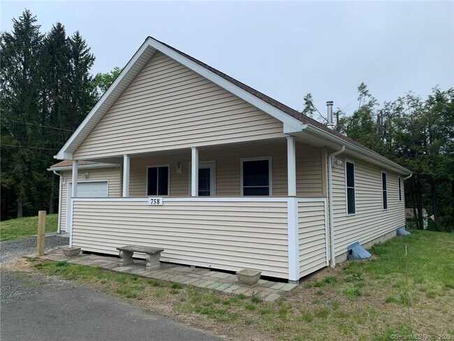 Building Photo - 758 Hamilton Ave