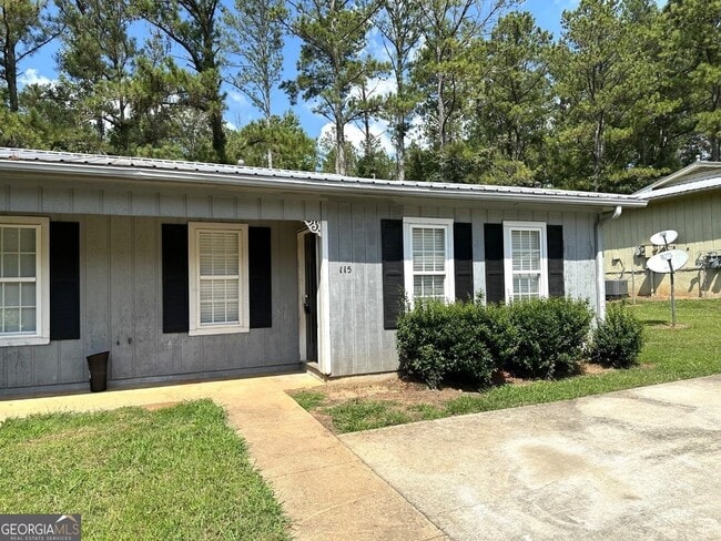 Building Photo - 115 Pine Terrace