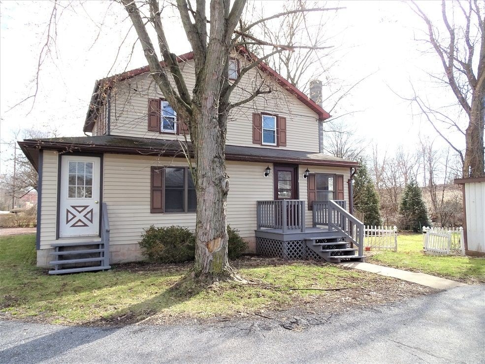 Primary Photo - 189 W Maple Grove Rd