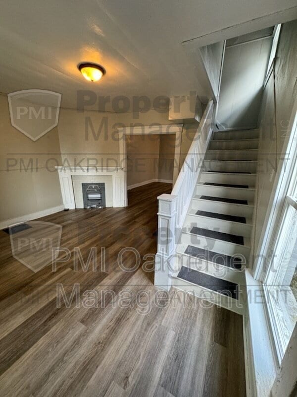 Building Photo - 212 Grove St