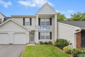 Building Photo - 269 Hazlitt Way