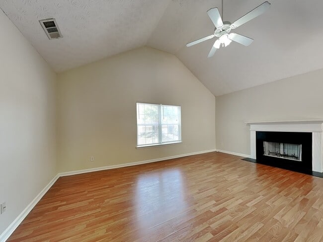 Building Photo - 1939 Redwood Trace