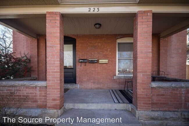 Foto del edificio - 223 E Plum St