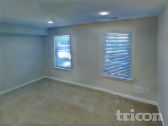 Building Photo - 1277 Collier Ln