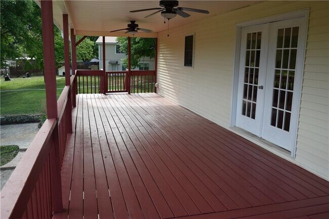 Foto del edificio - 4141 Hiram Lithia Springs Rd SW