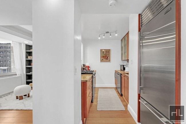 Building Photo - 250 WEST 90 STREET