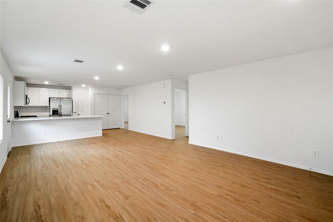 Building Photo - 104 Pine Bend Ct