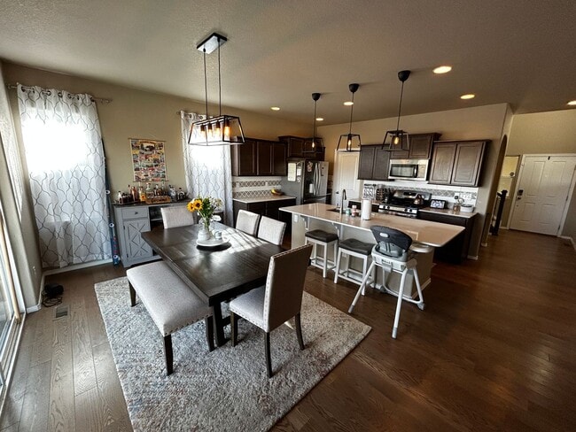 Building Photo - Three Bed Three Bath Home in Banning Lewis...