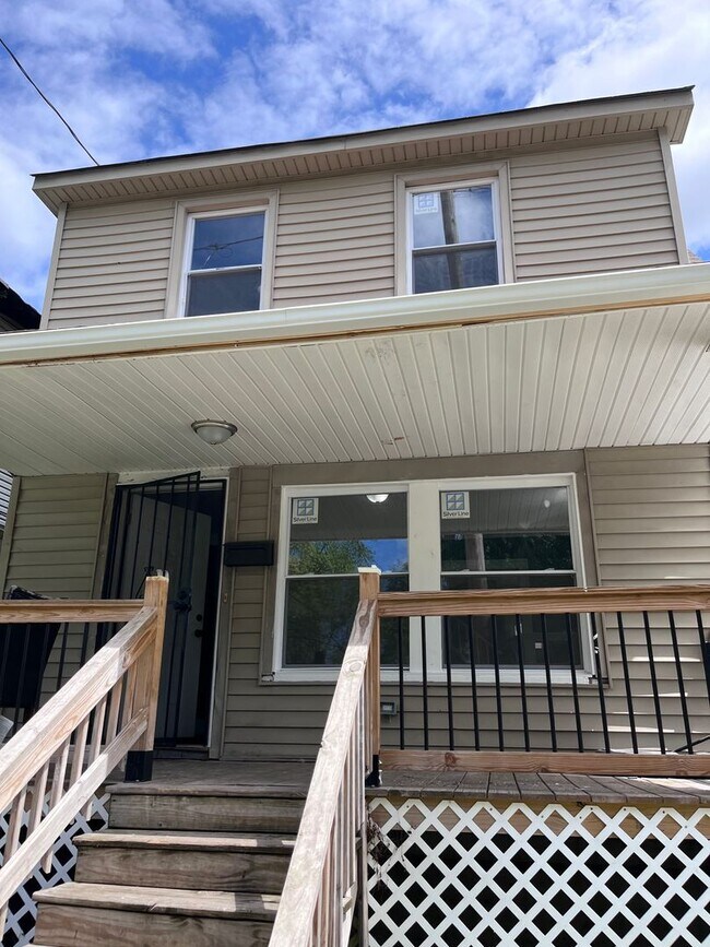 Foto del edificio - 3-Bedroom Home for Rent in Cleveland – Great Value!