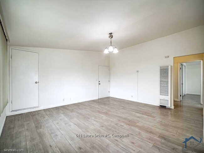 Building Photo - 611 Laura Dr