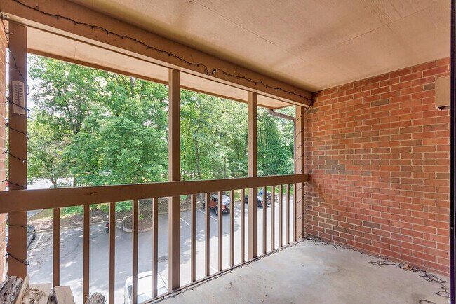 Building Photo - 102-4 Turtle Creek Rd