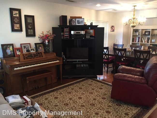 Foto del edificio - 9465 Sycamore Ln