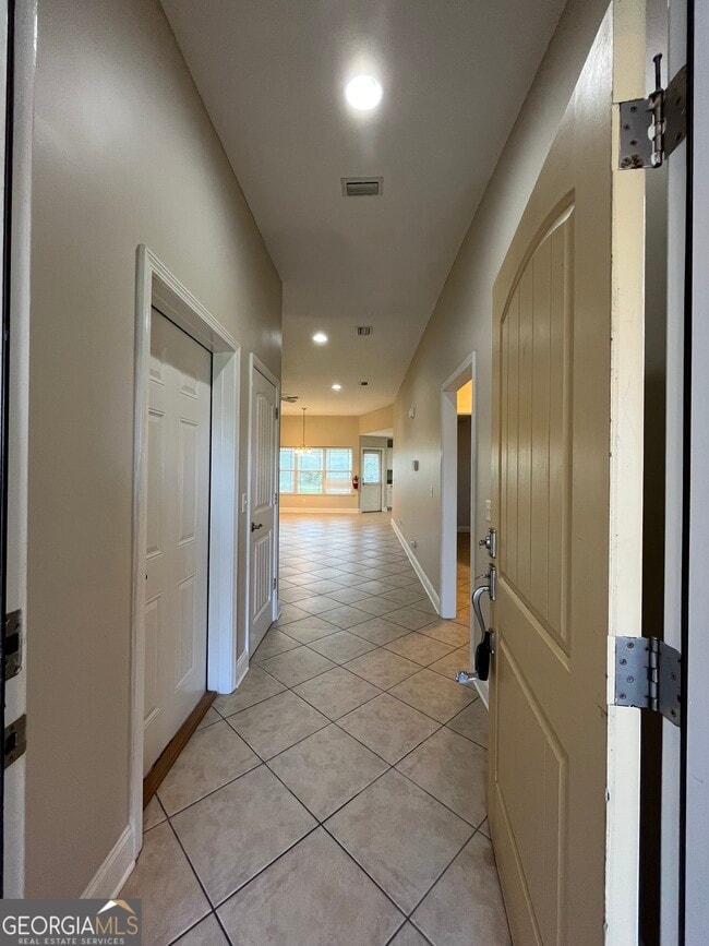 Building Photo - 17 Fox Path