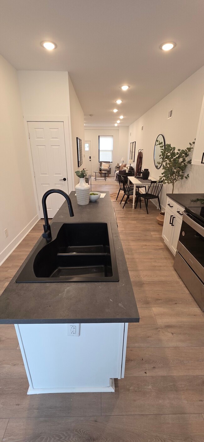 Foto del edificio - 532 N Belnord Ave