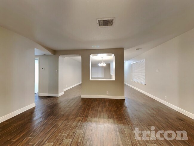 Building Photo - 14727 Bending Point