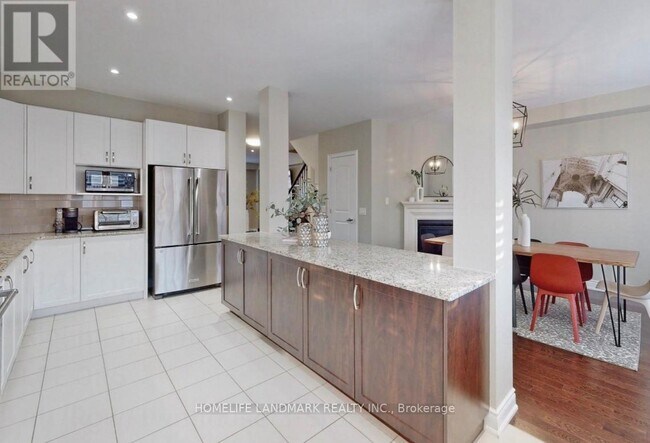 Photo du bâtiment - 114 Puccini Dr