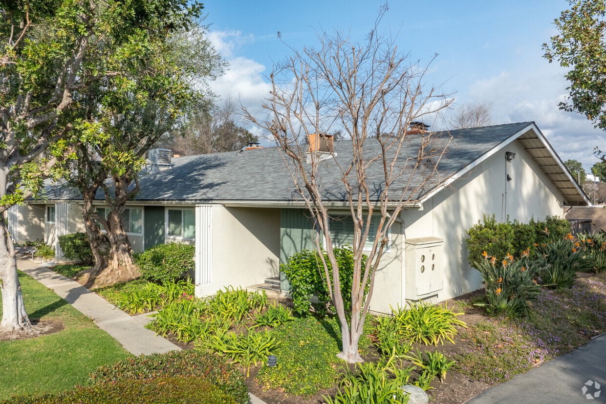 1404 N Tustin Ave, Santa Ana - 1404 N Tustin Ave